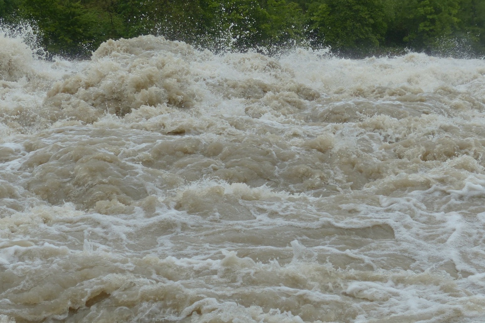 Derbyshire town evacuated after water cascades through damaged dam 
